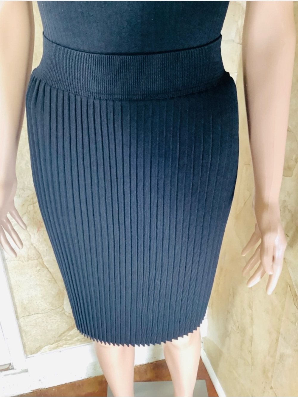 Forever 21 Women's Black stretch knit Pull-on Pleated skirt - Size Extra Small